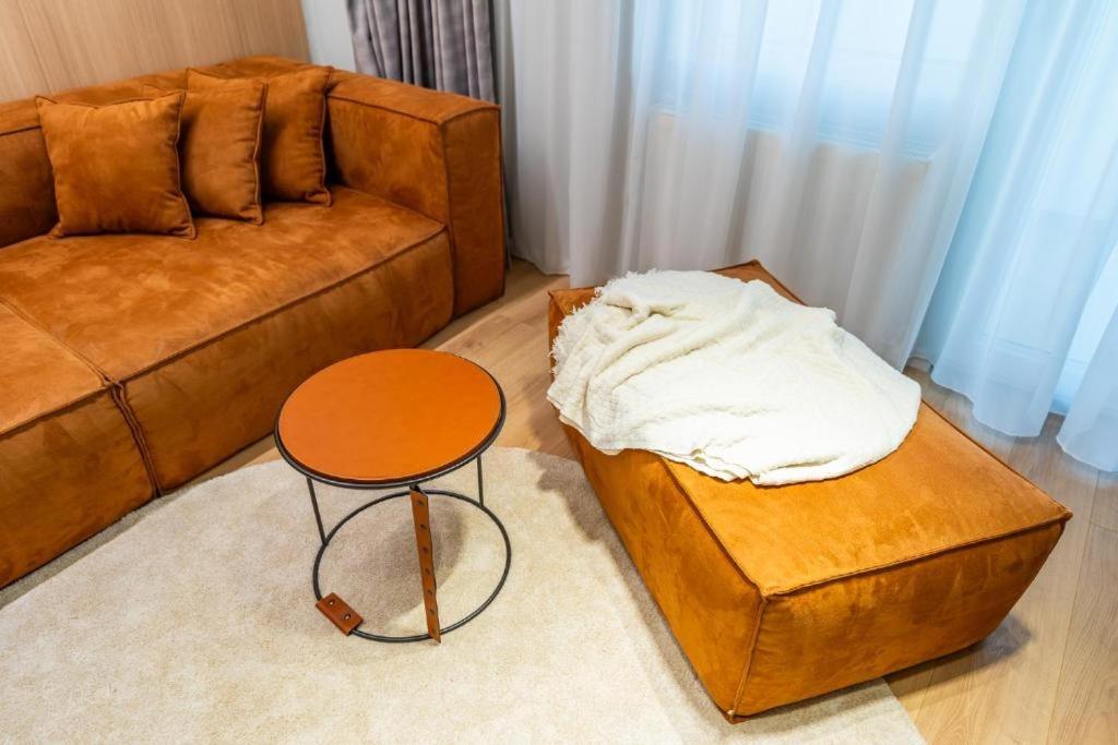 Central Epic Apartment-Self Check In Arad Bagian luar foto