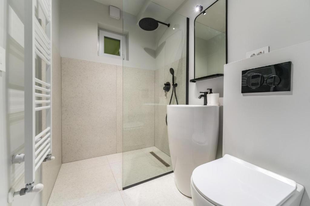 Central Epic Apartment-Self Check In Arad Bagian luar foto
