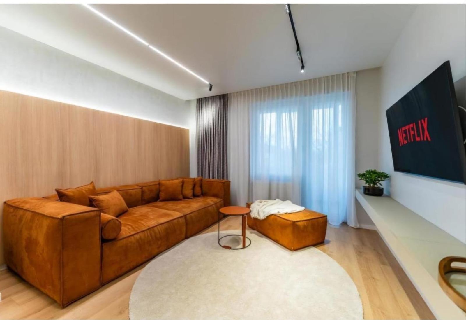 Central Epic Apartment-Self Check In Arad Bagian luar foto
